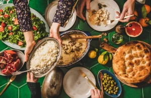 Plato tradicional marroquí servido durante el Ramadán y la Fiesta del Cordero en Marruecos